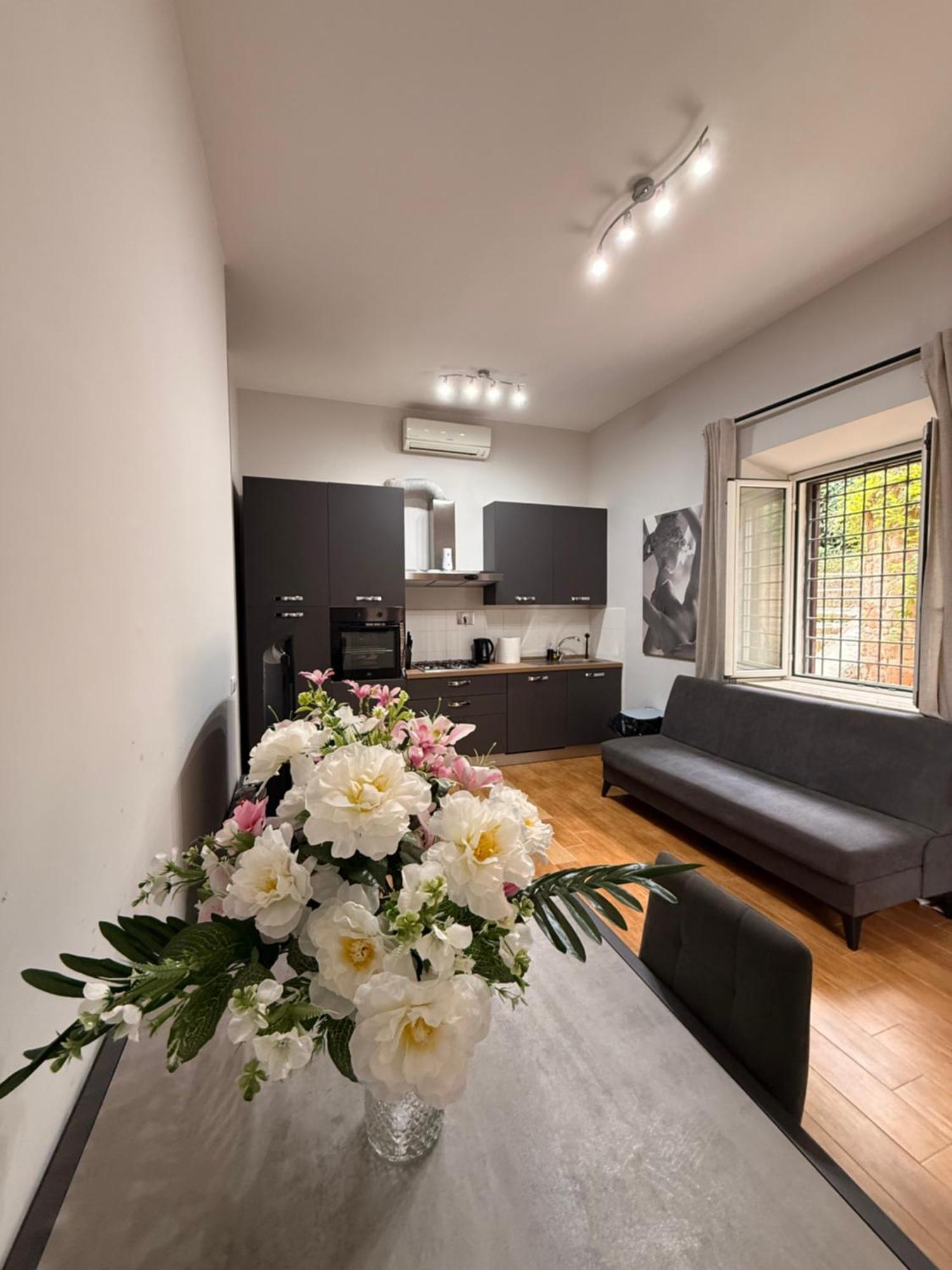 Domus Trionfale 6780 *